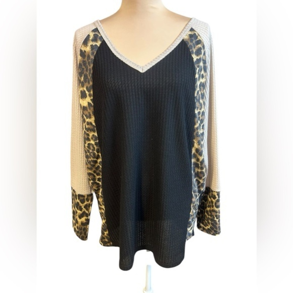 BiBi Women’s Animal Print Waffle Knit Top Medium
